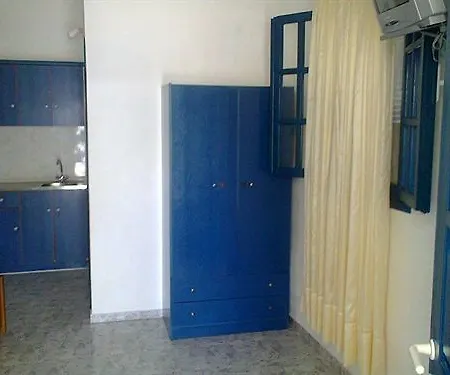 Hotel Zannes Perissa (Santorini)